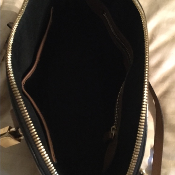 Burberry Purse - Picture 6 of 7